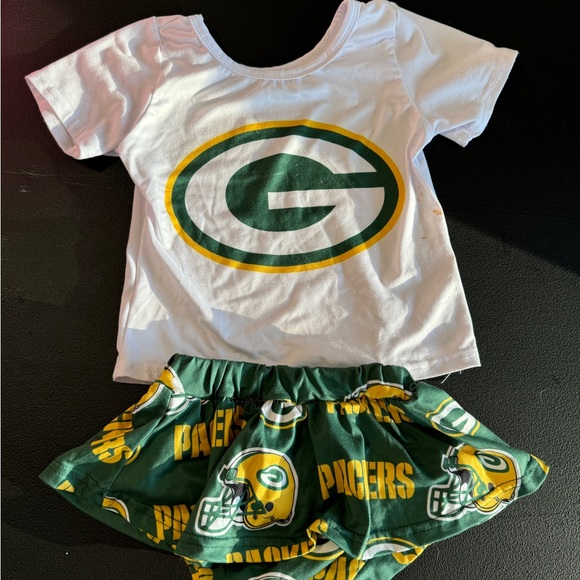 Greenbay Packers Outfit. 2T - Picture 1 of 5